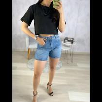 Short jeans feminino meia coxa cor média