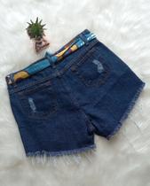 Short jeans juvenil cintura alta com faixa . Short jeans juvenil cintura alta com faixa .