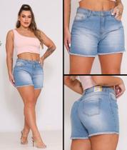 Short jeans meia coxa. Tam. P Short jeans meia coxa. Tam. P