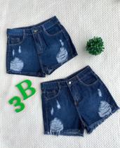 Short Jeans Moom com destroyed (Jeans escuro)