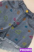 Short jenas com bordados coloridos