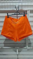 Short laranja com correntes, tamanho (M) Short laranja com correntes, tamanho (M)