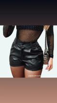 Short material sintético preto GG