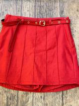 Short Saia Com Cinto Vermelho, Tamanho M