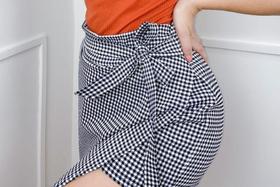 Short saia crepe feminino formato triângulo amarração simples frontal estilo casual