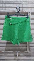 Short verde alfaiataria com pala e botões, tamanho (M) Short verde alfaiataria com pala e botões, tamanho (M)