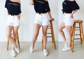 Shortinho Destroyed Jeans c/ Rasguinhos Cintura Alta Premium Shortinho Destroyed Jeans c/ Rasguinhos Cintura Alta Premium