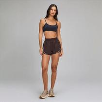Shorts Alto Giro Sobreposto Refletivo OU26 Vermelho Marsala Shorts Alto Giro Sobreposto Refletivo OU26 Vermelho Marsala