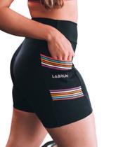 Shorts Arco Iris com Bolso Diagonal