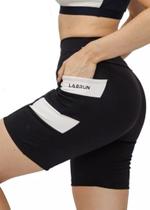 Shorts Branco com Bolso Diagonal