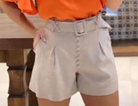 Shorts Clochard de Linho com Cinto Bege