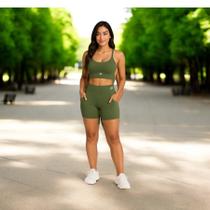 Shorts com Bolsos Laterais Verde Academia Poliamida Treino Shorts com Bolsos Laterais Verde Academia Poliamida Treino