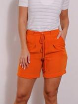 Shorts de Crepe Laranja com Pregas e Cós Ajustável