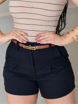 Shorts em Linho com Bolso Faca e Cinto. Shorts em Linho com Bolso Faca e Cinto.