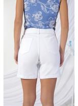 Shorts Feminino Bermuda Feminina Short Meia Coxa tamanho M cor branco Shorts Feminino Bermuda Feminina Short Meia Coxa tamanho M cor branco
