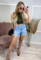 Shorts Jeans Zíper Metal Frente Bolsos e Recortes Destroyed Shorts Jeans Zíper Metal Frente Bolsos e Recortes Destroyed