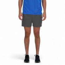 Shorts New Balance Sport Essentials - masculino - grafite Shorts New Balance Sport Essentials - masculino - grafite
