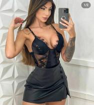 SHORTS SAIA material sintético