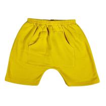 Shorts saruel com bolso infantil em moletinho amarelo liso básico