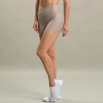 Shorts wrap curto frape