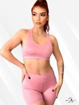 Sinta a adrenalina: Conjunto Top Zig Zag 3D e Short Curto - Estilo em Movimento!"