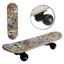 Skate Com Shape De Madeira Truck De Nylon E Roda De PVC 43x12,5cm