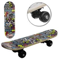Skate Com Shape De Madeira Truck De Nylon E Roda De PVC 43x12,5cm