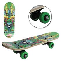 Skate Com Shape De Madeira Truck De Nylon E Roda De PVC 43x12,5cm