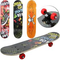 Skate com shape de madeira + truck de nylon e roda de pvc 59x14,7cm