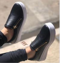 Slip on casual feminino preto com ziper - MILANI