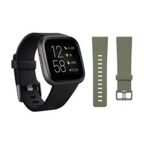Smartwatch Fitbit Versa 2 Carbon Black com Pulseiras Bônus Smartwatch Fitbit Versa 2 Carbon Black com Pulseiras Bônus