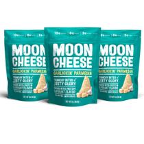 Snack de queijo Moon Cheese Garlickin' Parmesan 60g, pacote com 3