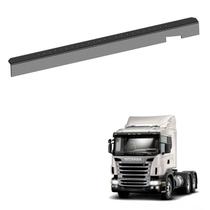 Sobre chassis Scania S4 traçado com mola Lado Carona