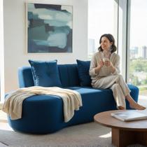 Sofá 2 Lugares Orgânico Curvo Madrid 150cm Couro Azul Marinho