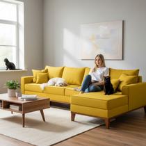 Sofá 4 Lugares Beny com Chaise Direito Suede Amarelo Sofá 4 Lugares Beny com Chaise Direito Suede Amarelo