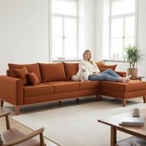 Sofá 4 Lugares Beny com Chaise Direito Suede Terracota