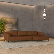 Sofá Bipartido Sala de Estar Kiara 352cm Chaise Direito Pés de Ferro Couro Caramelo G52 - Gran Belo Sofá Bipartido Sala de Estar Kiara 352cm Chaise Direito Pés de Ferro Couro Caramelo G52 - Gran Belo