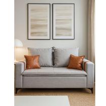 Sofá Boston 2 Lugares 140 cm Estofado Em Linho com Pés de Ferro Almofadas Decorativas Sala Estar Recepção