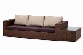 Sofá de 03 lugares em fibra para sala, recepção e área externa