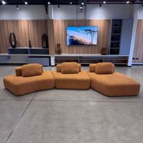 Sofá Ilha Sala de Estar 2 Módulos e Chaise Dakota Encosto Almofadas Soltas Bouclê Rústico Terracota G33 - Gran Belo