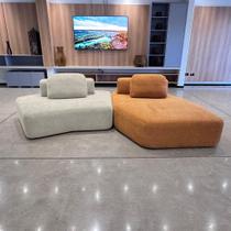 Sofá Ilha Sala de Estar Modulado Dakota com Chaise Encosto Almofadas Soltas Bouclê Rústico Greige/Terracota G33 - Gran Belo