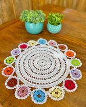 Sousplat Bandeja 37cm Moeda Colorida Crochê Artesanal