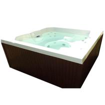 Spa Acrílico Jacuzzi J 185 com Deck 20 Jatos 180X180X95cm