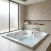 Spa com Hidromassagem Flower Spacril Ouro Fino com Aquecedor e Cromoterapia LED 180x180cm 4 Lugares em Acrílico Branco 220V Spa com Hidromassagem Flower Spacril Ouro Fino com Aquecedor e Cromoterapia LED 180x180cm 4 Lugares em Acrílico Branco 220V