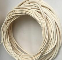 Spline de Rattan Natural 3/32" 9 oz 45 m para Tela de Junco Spline de Rattan Natural 3/32" 9 oz 45 m para Tela de Junco