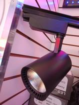 Spot de led 20w 3000k-3500k preta para trilho Eletrificado Spot de led 20w 3000k-3500k preta para trilho Eletrificado