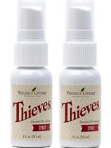 Spray Young Living Thieves 1 onça Spray de limpeza portátil, formulado com água e álcool, ideal para itens essenciais de viagem e para casa cabe em mochila, bagagem ou bolsa Pacote com 2