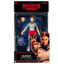 Stranger Things Netflix Boneco Deluxe 15cm Articulado C/Acessorios Eleven - Candide