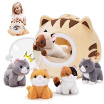 Stuffed Animal House OUOZZZ Cat com 4 gatos macios para crianças