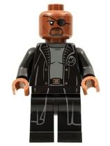 Suéter em minifigura LEGO Marvel Super Heroes Nick Fury e sobretudo
